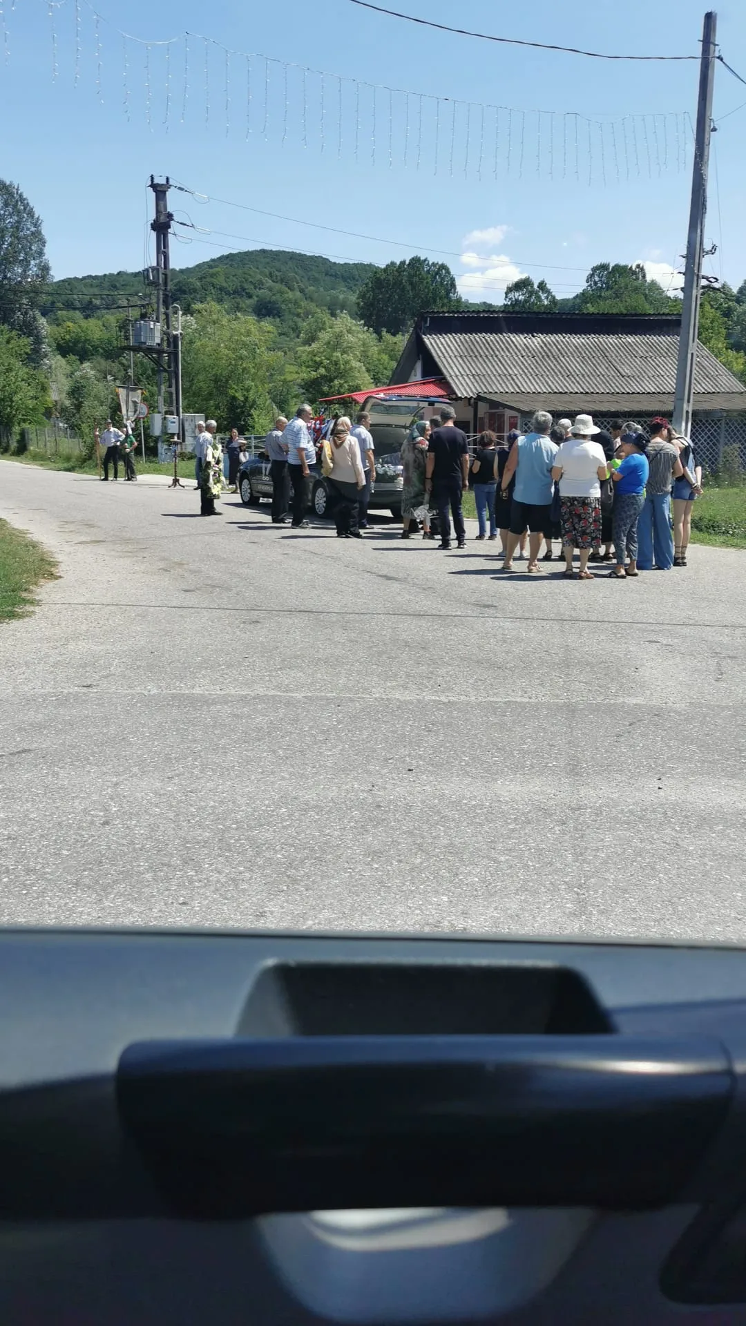 Slujbă funerară în comunitate — Ranya Angels
