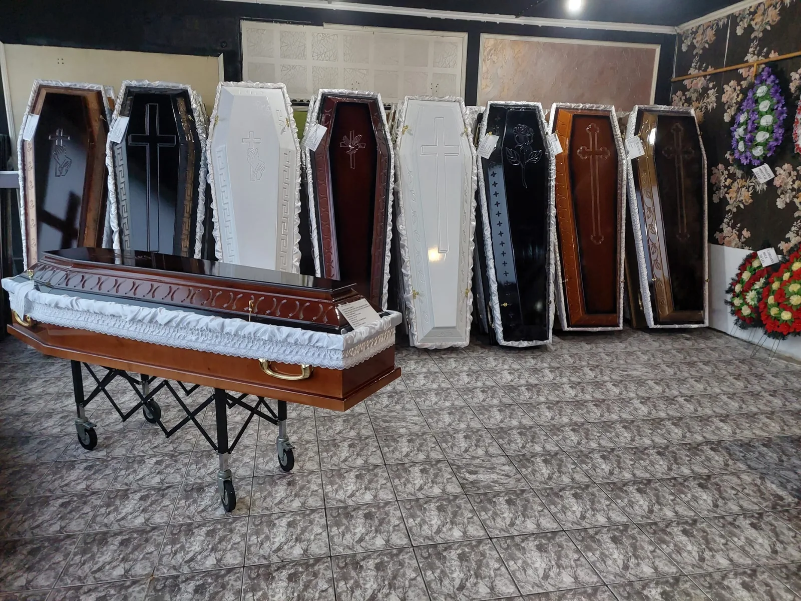 Showroom sicrie — culori și modele variate, Ranya Angels